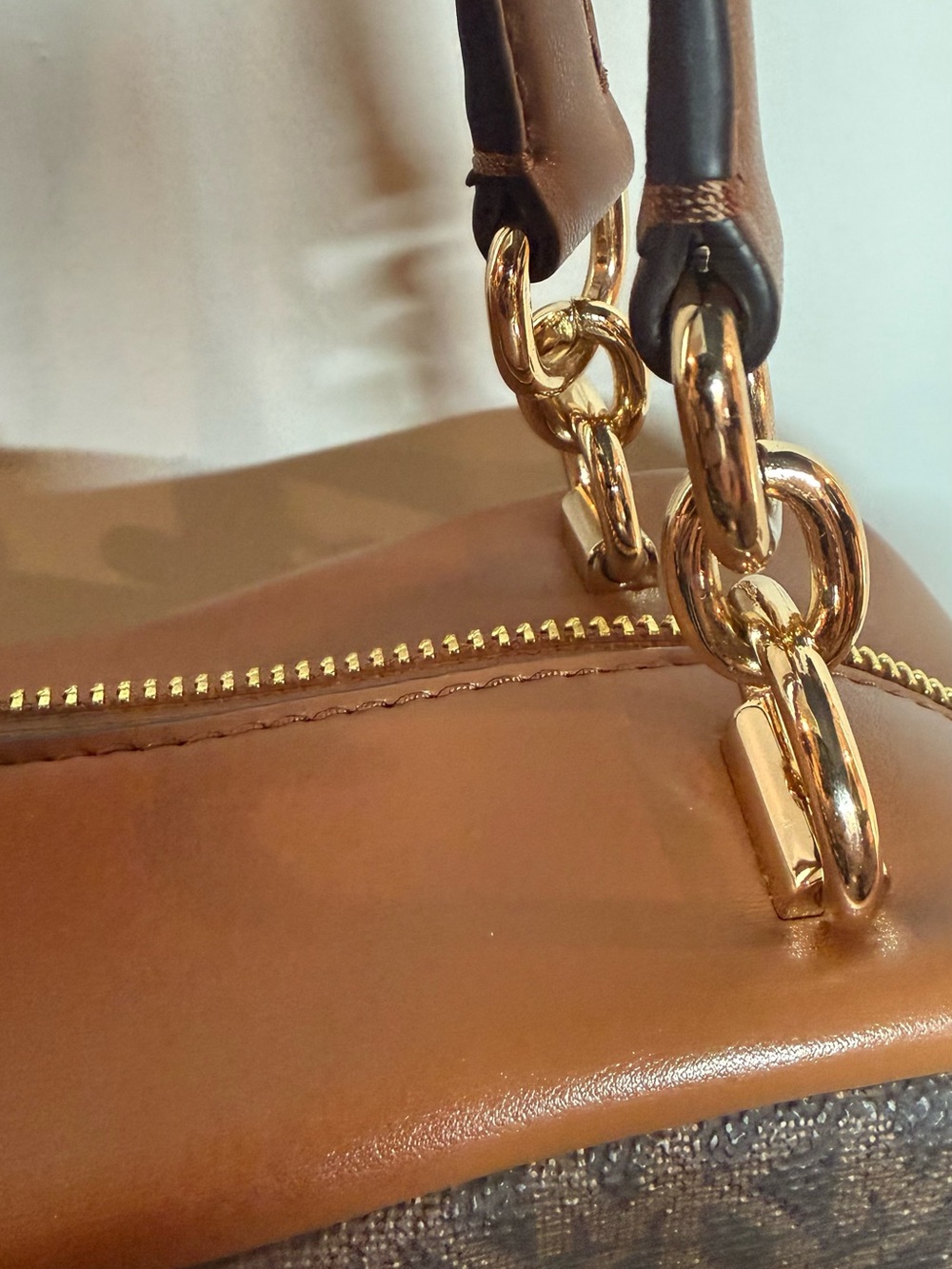 Michael Kors Brown Monogram Cecily bag - Picture 4 of 12